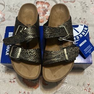 Birkenstock Arizona Shiny Python Black Sandals. Size 10, Narrow Fit, New, Box